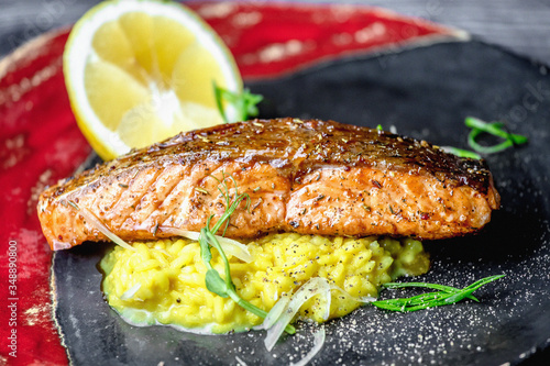 Baked fillet of Chilean salmon in Teriyaki-Med sauce
and lemon risotto