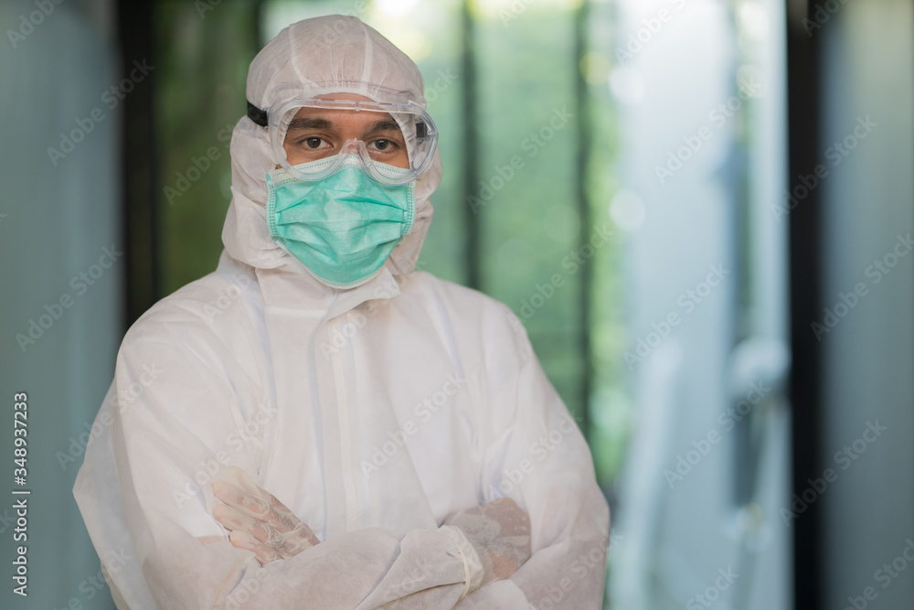 Medical staff wearing face shield and medical mask for protect coronavirus covid-19 and PPE suit for Coronavirus outbreak or Covid-19.. Medical staff wearing face shield and medical mask for protect coronavirus covid-19 and PPE suit for Coronavirus outbreak or Covid-19..