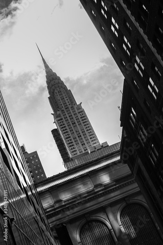 Fotografie, Obraz Low Angle View Of Empire State Building Against Sky