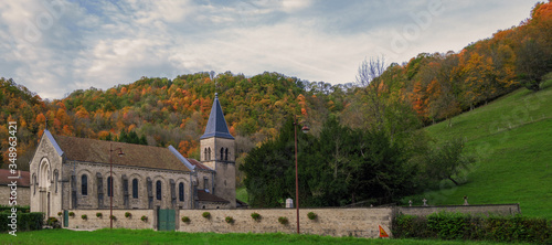 Eglise et clocher de la région du Bugey dans le département de l'Ain en Auvergne-Rhône-Alpes