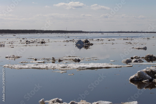 Принти на полотні ice drift on the river in early spring