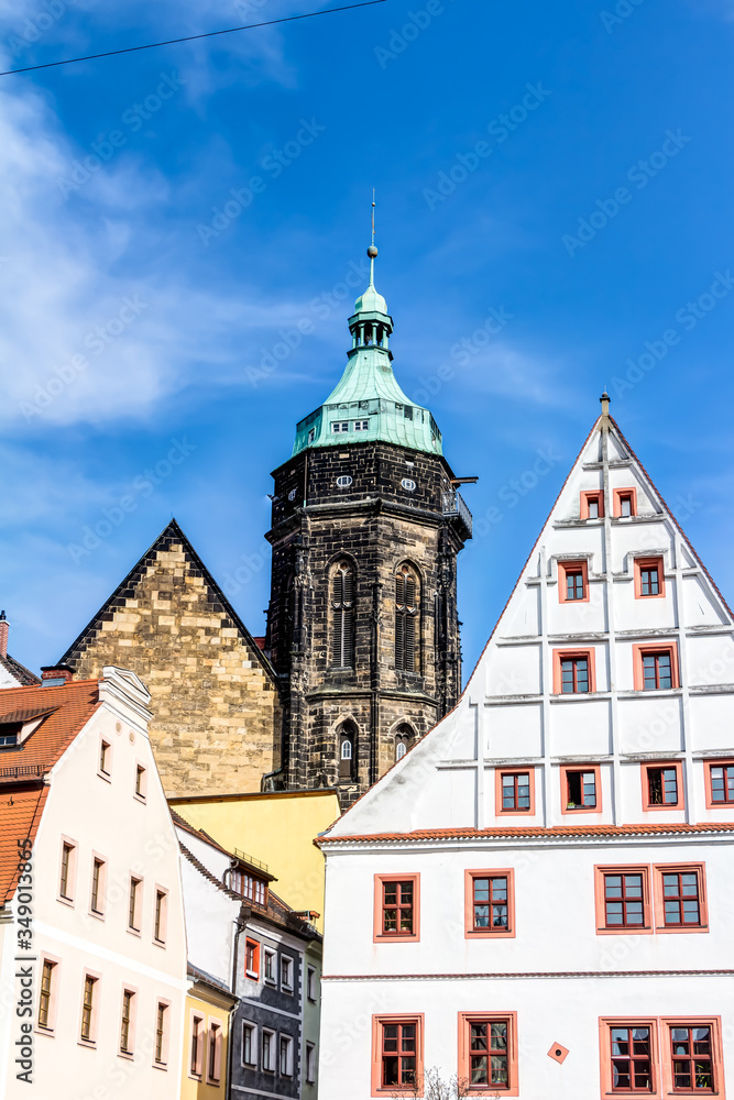 Die Altstadt von Pirna mit der Stadtkirche St. Marien in Sachsen