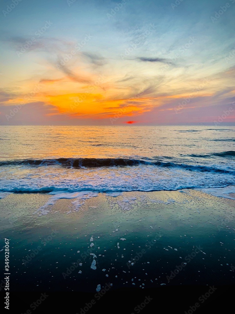 Obraz premium sunset over the sea