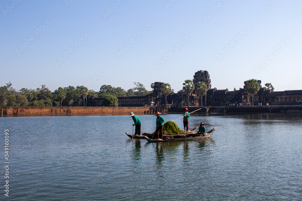Fischer Angor Wat Boot Wasser Landschaft Denkmal Kultur Cambodscha Kambodscha