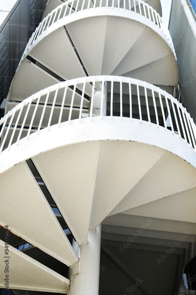 Fototapeta premium 螺旋階段