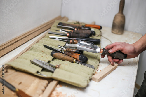 tools for wood carving by hand