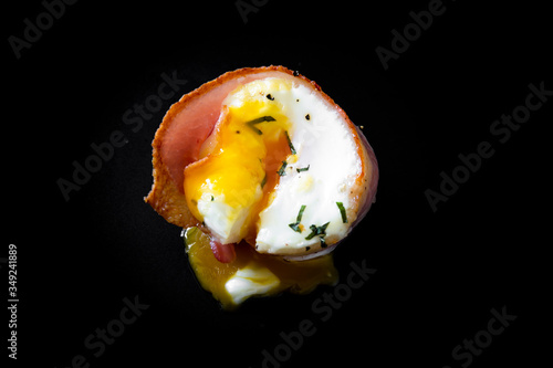 Bacon egg cup with cheese