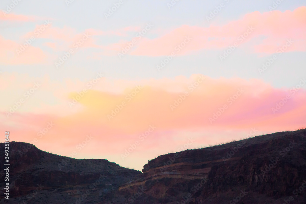 Obraz premium Beautiful Colored sky from Big Bend National Park