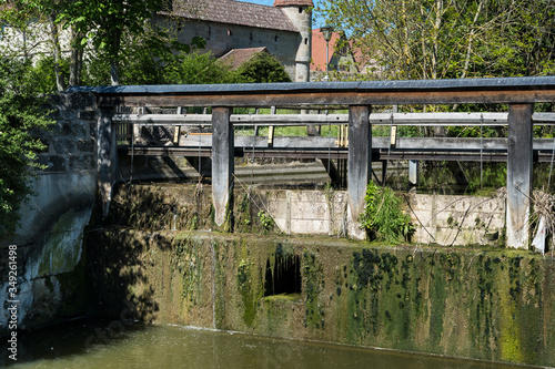 Stauwehr an der W  rnitz in Dinkelsb  hl