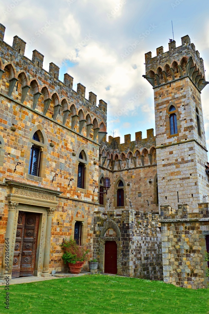 Abbazia quattrocentesca di San Michele Arcangelo a Badia a Passignano, antico monastero situato sulle colline del Chianti in provincia di Firenze in Toscana, Italia