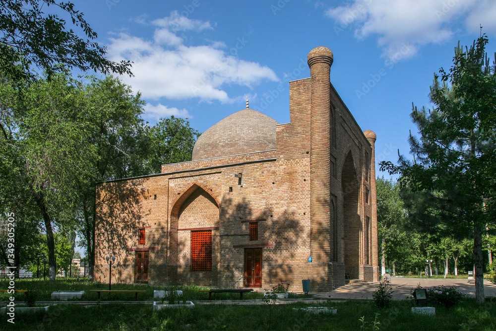 Allphotokz Mausoleum Karakhan 20060622 0972 5D S