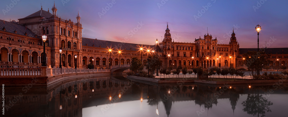 Plaza de Espana, Seville panorama at sunrise