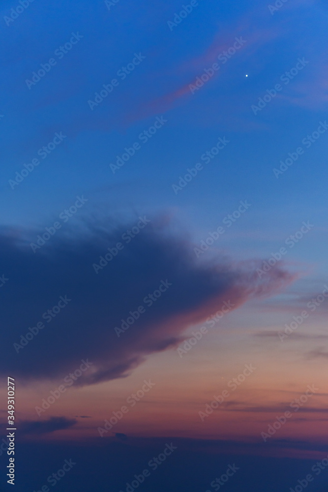 Obraz premium The pastel cloud and sky in twilight zone