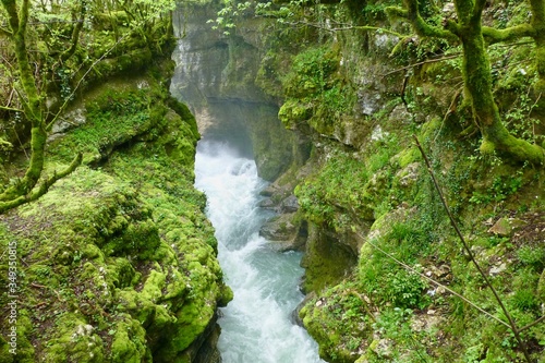 Wasserfall im Martvili Canyon, Georgien