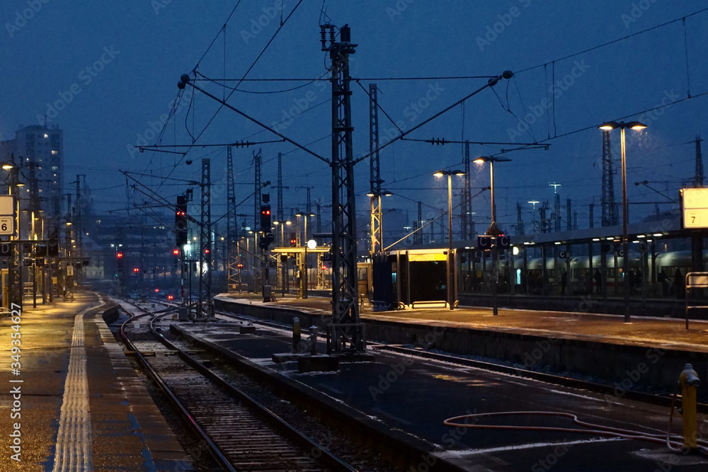 Fototapeta premium Winterbahnreisen