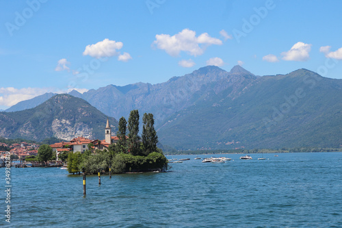 Italie - Piémont - Lac Majeur - Rocher de Malghera devant l'ile des P^écheurs
