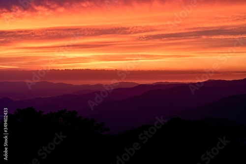 伊吹山で見た日没後の夕焼け情景＠滋賀 © Scott Mirror