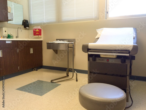 Фотография Exam room at hospital docots offcice clinic empty no people
