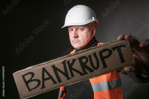 Builder shows the inscripti...