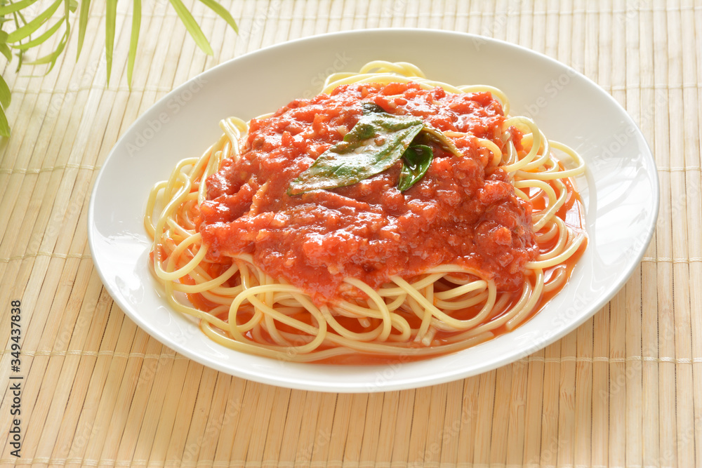 トマトソースパスタ
トマトソースパスタ