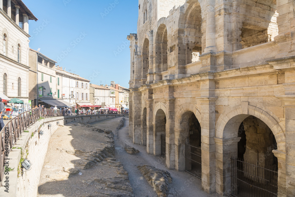 Arles arena