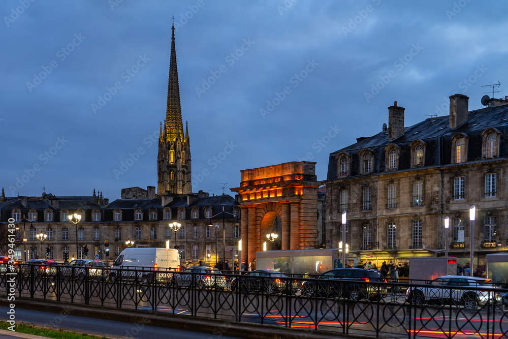Obraz premium Porte de Bourgogne in Bordeaux, France