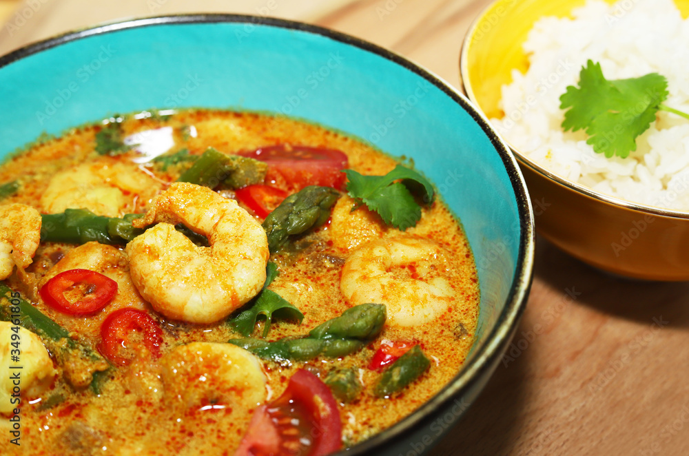 Shrimps with asparagus in curry sauce. Shrimps with asparagus in curry sauce.