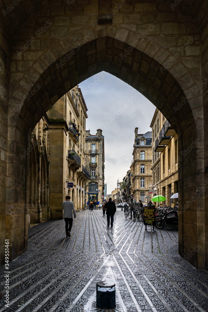 Obraz premium The Grosse Cloche in Bordeaux, France