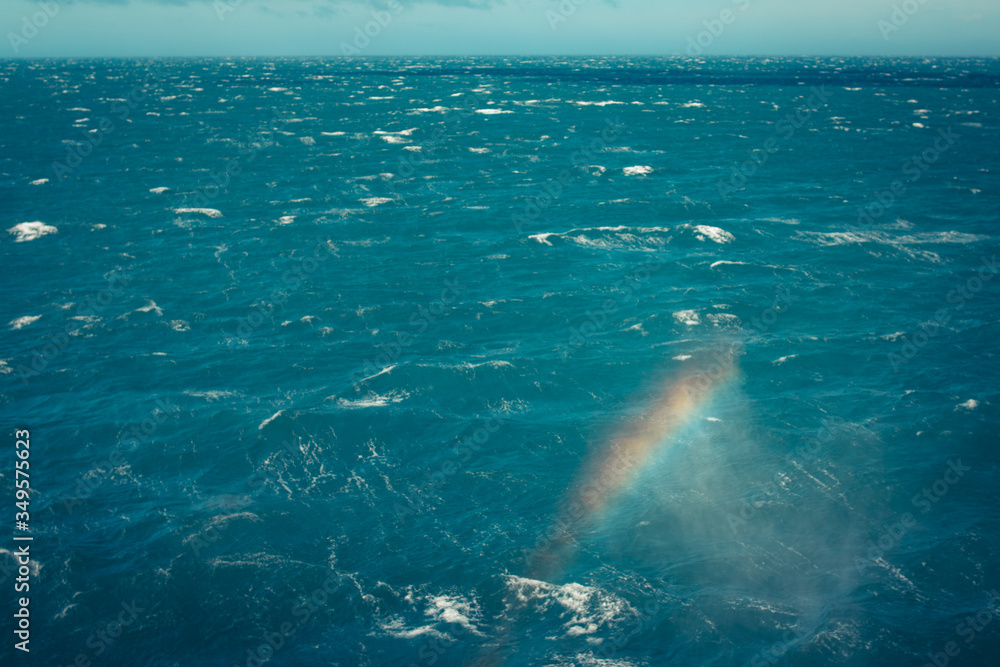Regenbogen auf dem Meer
