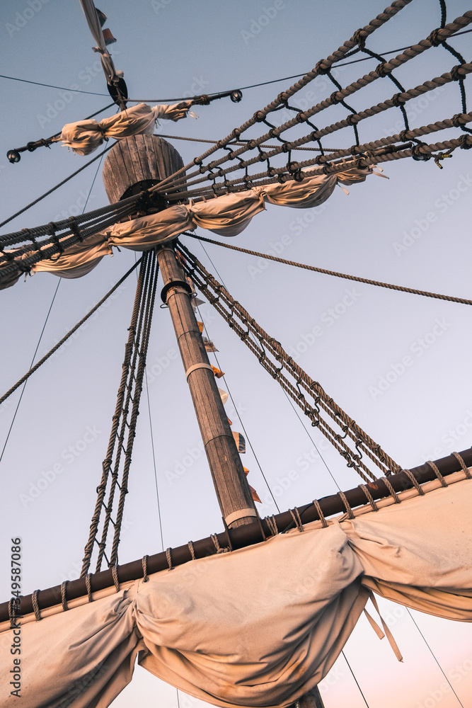 Fototapeta premium mast of a sailing ship