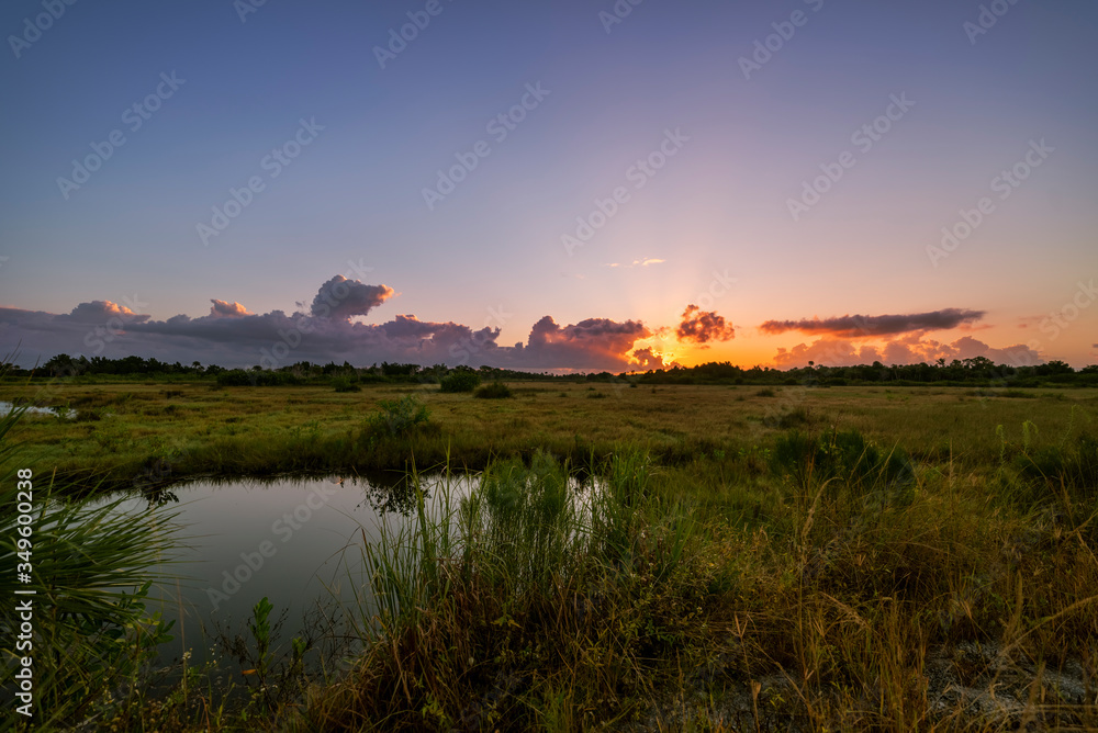 Obraz premium sunrise over the river