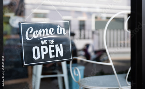 Welcome to visit our shop on behalf of customers with a vintage black retro label.