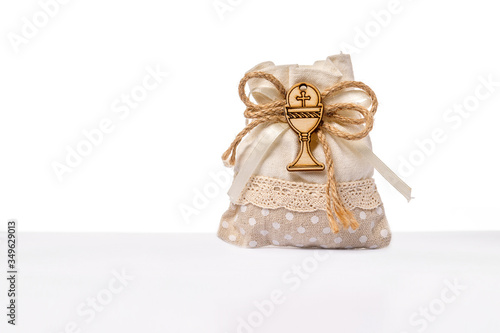 bomboniere  people  gift  wedding  bomboniera  celebrations  box  color  group  white  sweet  confetti  close-up  packaging  objects  container  ribbon  italian  decoration