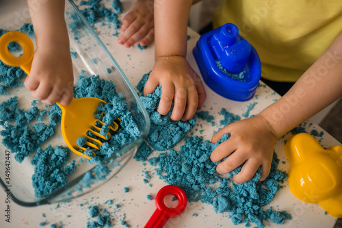 Foto Close-up of kinetic sand and a sandbox set