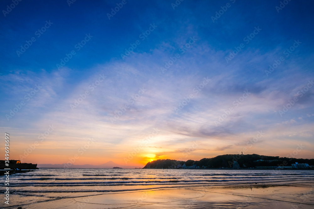 Fototapeta premium 逗子海岸の夕日