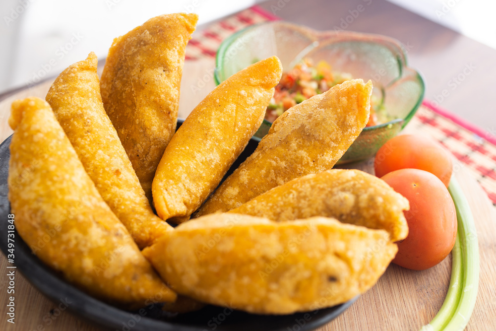 Juego de empanadas con aji Juego de empanadas con aji