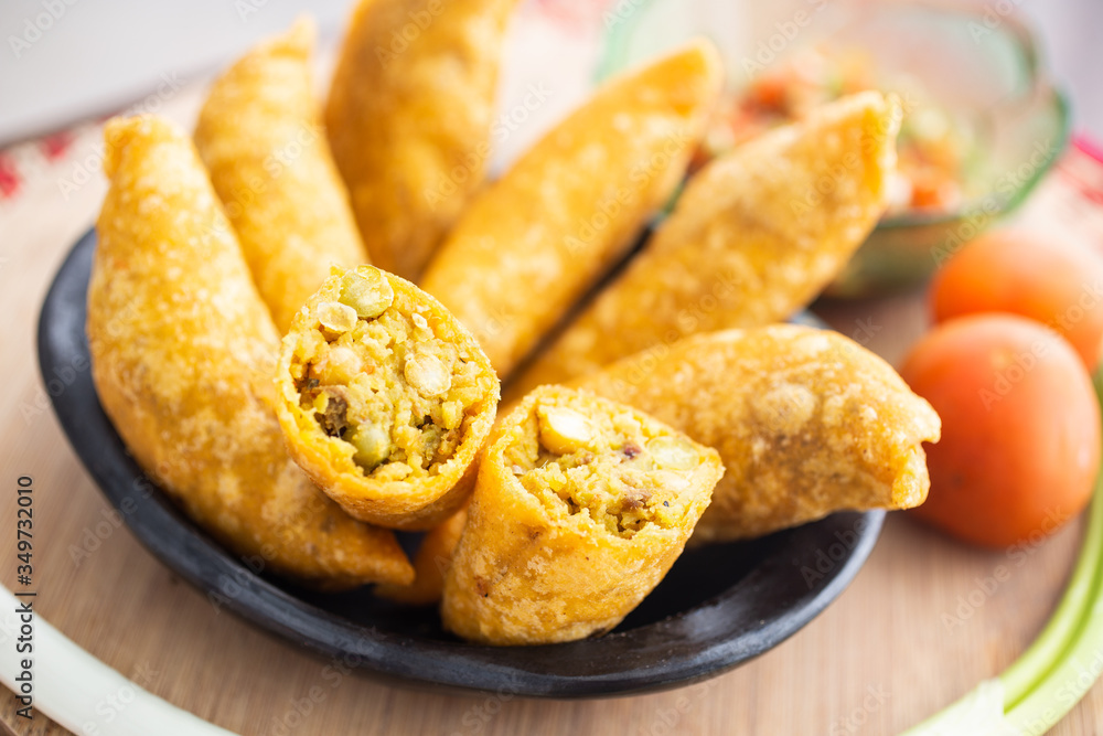 Empanadas deliciosas con arvejas Empanadas deliciosas con arvejas