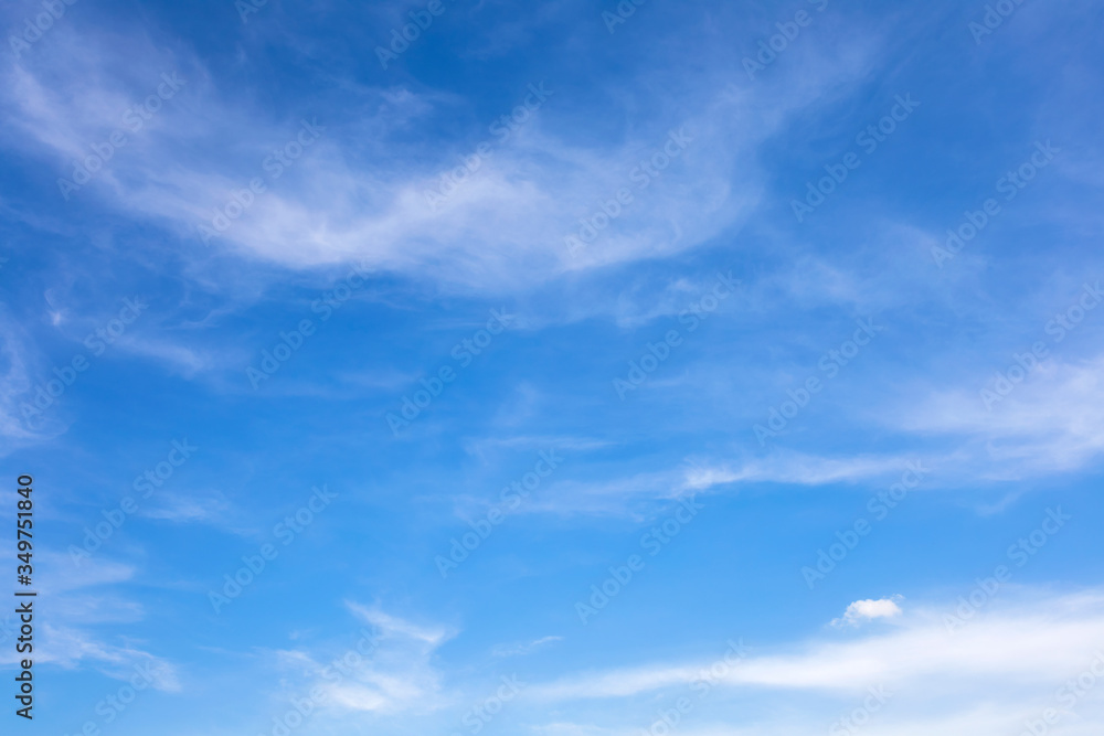Obraz premium Blue sky with white clouds texture and background.