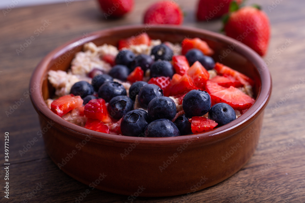 oat porridge with berries oat porridge with berries