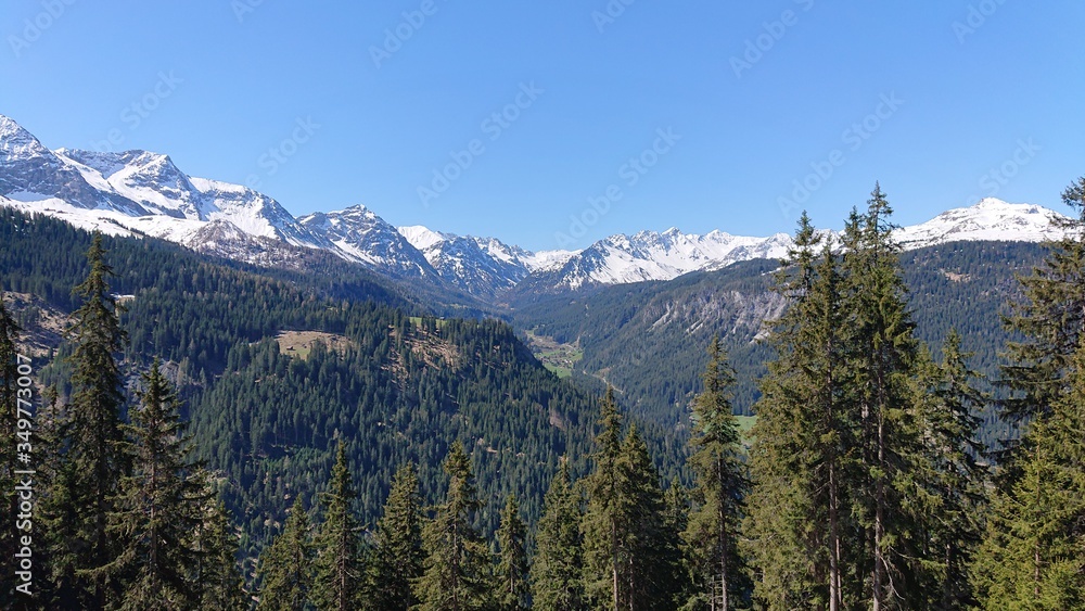 Panorama mit Sicht auf das Weisshorn Arosa
