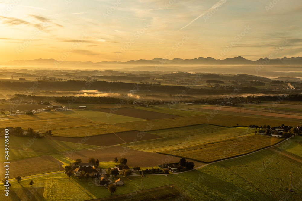 Obraz premium Austrian rural landscape at sunrise, Upper Austria, around Gmunden