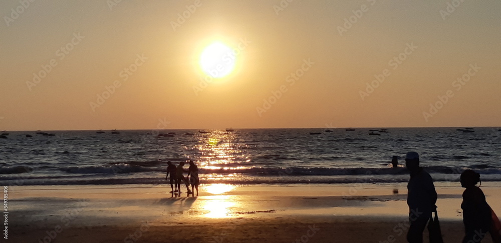 silhouette of a couple on the beach