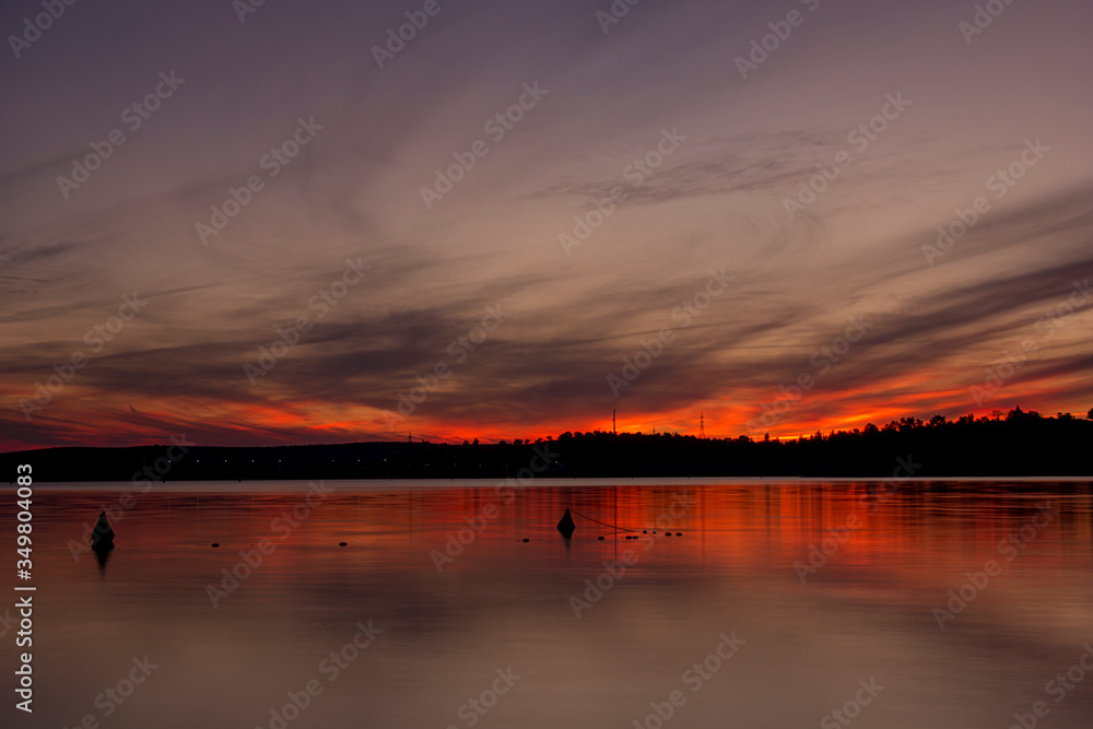 Obraz premium sunrise on lake