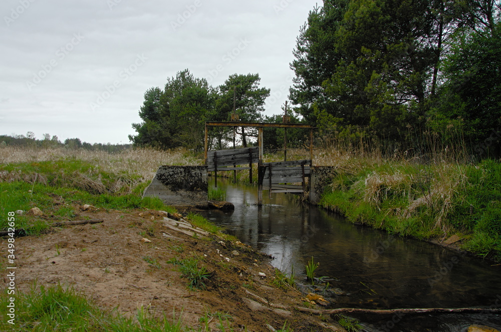old dam of the meandering river old dam of the meandering river