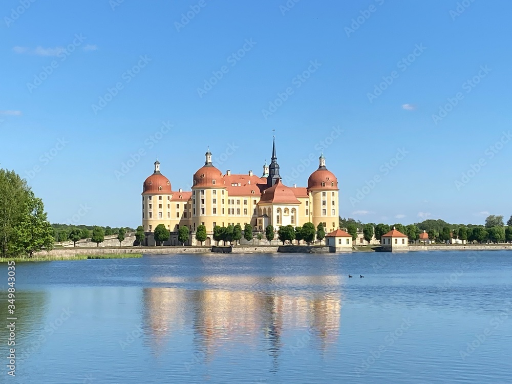 Schloss Moritzburg Castle Sachsen Saxony Teich Sommer Sonne Blauer Himmel Blue Sky Culture Weekend 