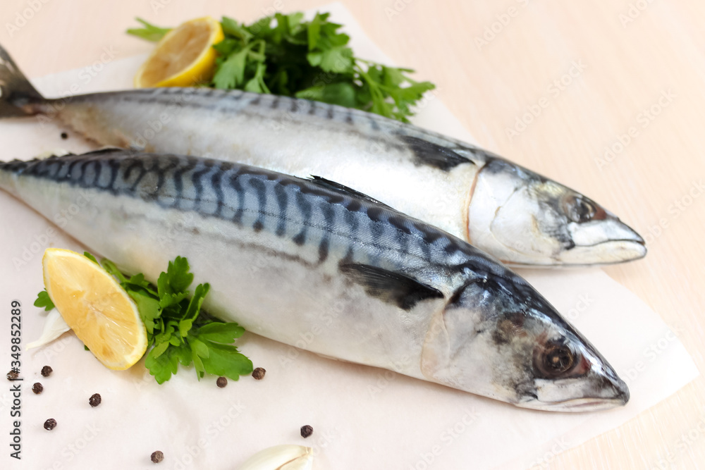 FRESH HORSE MACKEREL WITH PARSLEY AND LEMON FRESH HORSE MACKEREL WITH PARSLEY AND LEMON