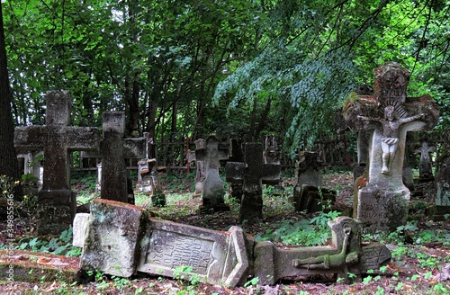 Leśny cmentarz na pograniczu Polsko - Ukraińskim  photo