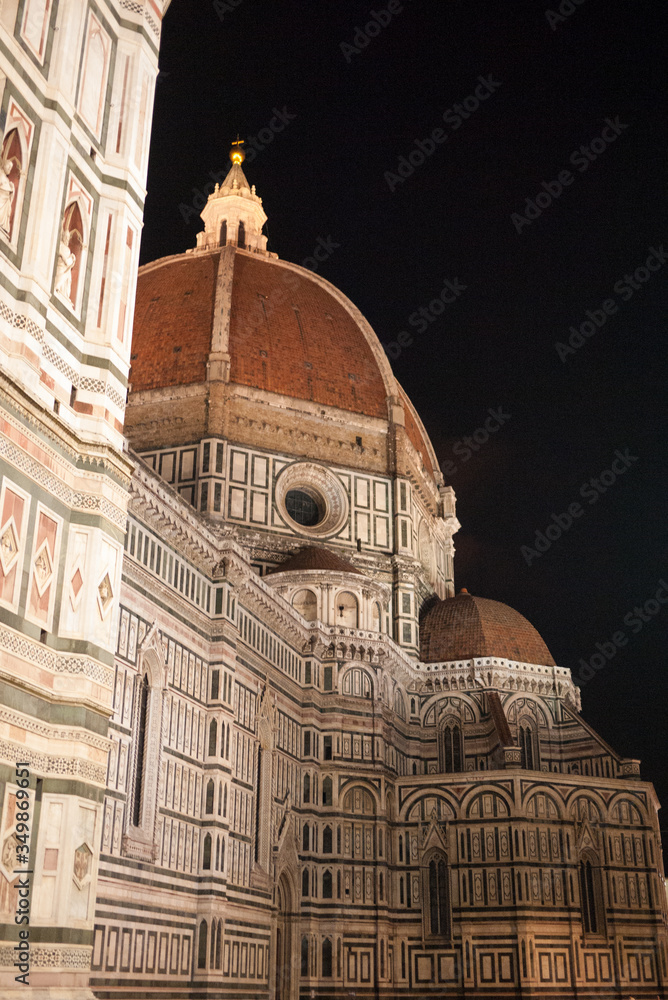 Fototapeta premium florence cathedral santa maria del fiore at night