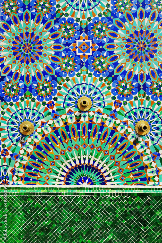 Obraz premium Moroccan style fountain with fine colorful mosaic tiles. Morocco, Casablanca