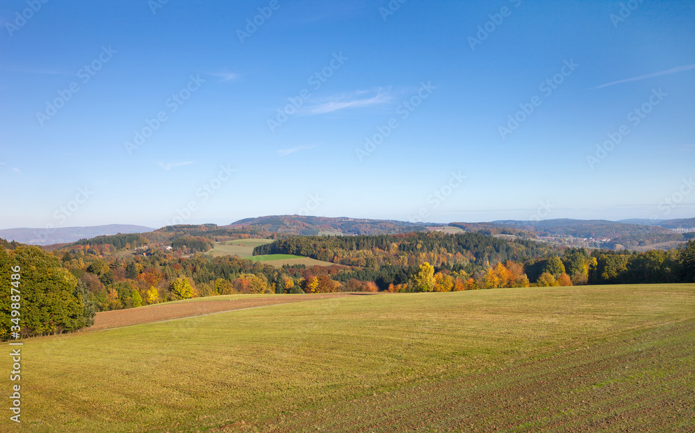 Blick auf die Landschaft des Odenwaldes 